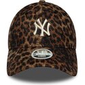 petten-gebogen-luipaard-verstelbaar-9forty-leopard-cosy-van-new-york-yankees-mlb-van-new-era
