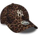petten-gebogen-luipaard-verstelbaar-9forty-leopard-cosy-van-new-york-yankees-mlb-van-new-era