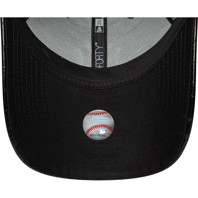 petten-gebogen-zwart-verstelbaar-9forty-pu-pattern-van-new-york-yankees-mlb-van-new-era petten-gebogen-zwart-verstelbaar-9forty-pu-pattern-van-new-york-yankees-mlb-van-new-era