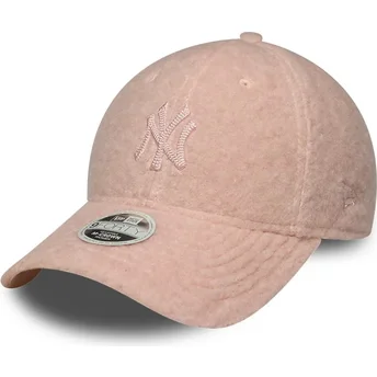 Petten gebogen roze snapback rosa 9FORTY M-Crown Winter Borg van New York Yankees MLB van New Era