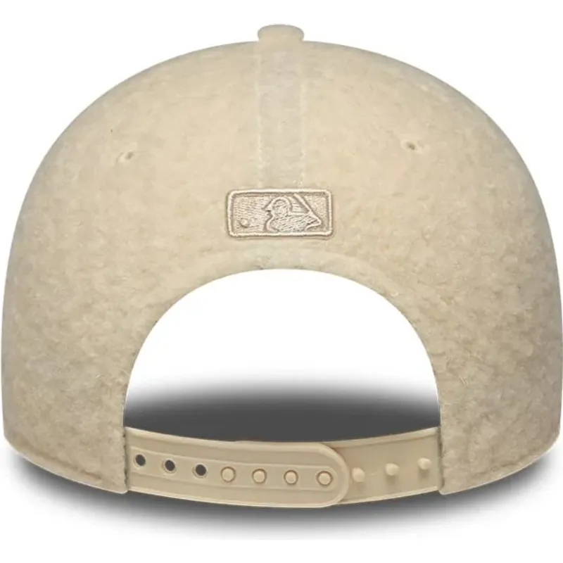 petten-gebogen-beige-snapback-9forty-m-crown-winter-borg-van-los-angeles-dodgers-mlb-van-new-era