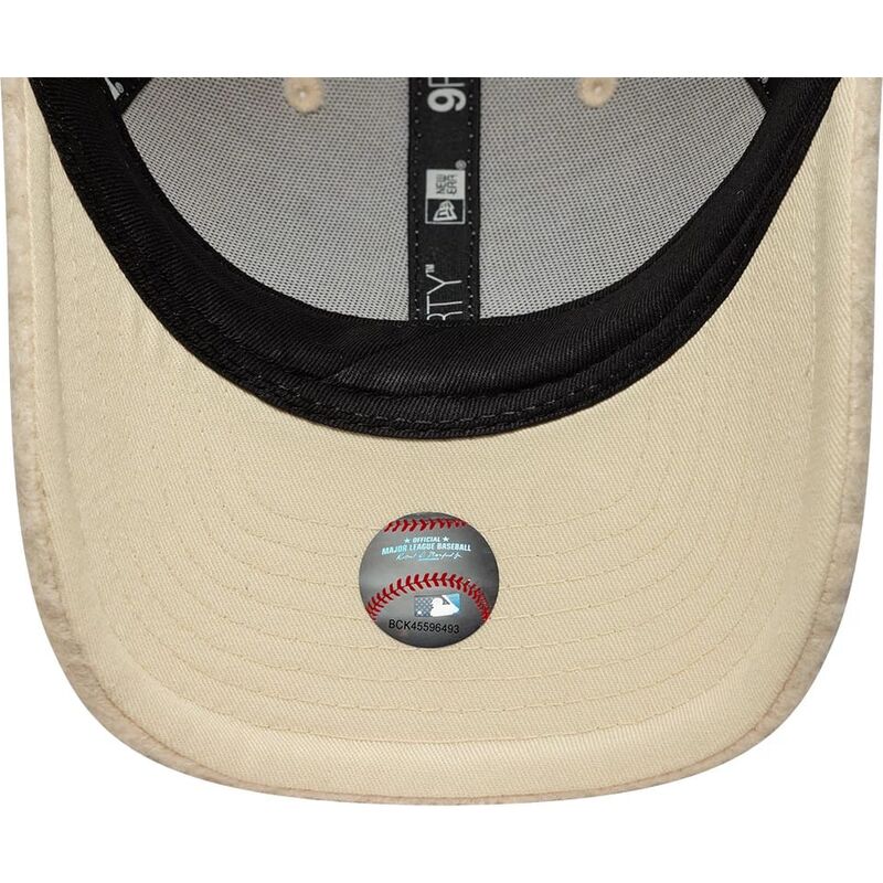 petten-gebogen-beige-snapback-9forty-m-crown-winter-borg-van-los-angeles-dodgers-mlb-van-new-era