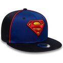 petten-plat-blauw-snapback-voor-kinderen-9fifty-piping-van-superman-dc-comics-van-new-era