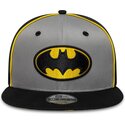 petten-plat-grijs-snapback-voor-kinderen-9fifty-piping-van-batman-dc-comics-van-new-era