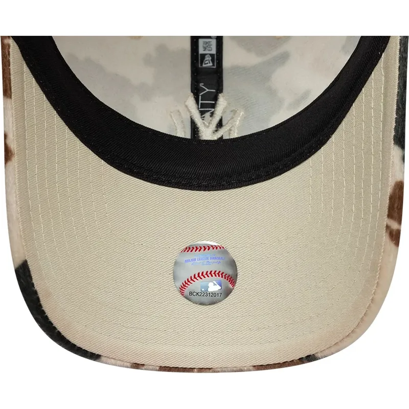 petten-gebogen-bruin-verstelbaar-9twenty-animal-print-van-new-york-yankees-mlb-van-new-era