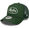 petten-gebogen-groen-snapback-a-frame-oval-patch-foam-van-new-era