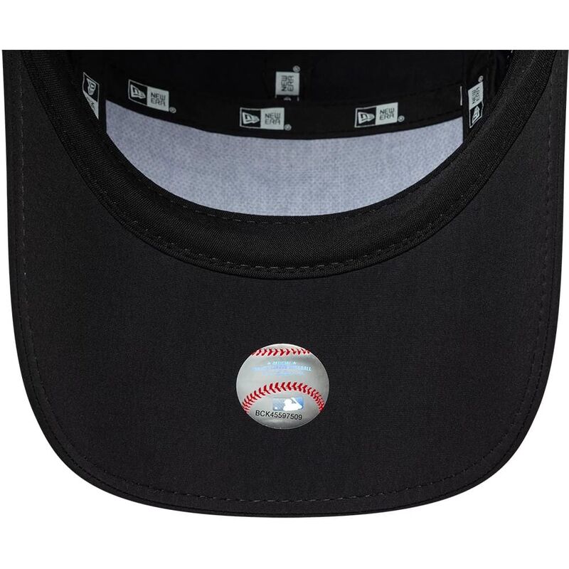 petten-gebogen-zwart-snapback-runner-tech-midi-van-new-york-yankees-mlb-van-new-era
