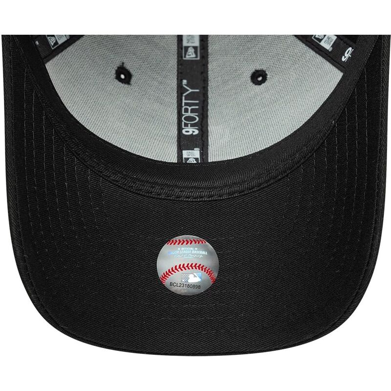 petten-gebogen-zwart-snapback-9forty-m-crown-side-script-van-chicago-white-sox-mlb-van-new-era