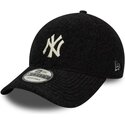 petten-gebogen-zwart-snapback-9forty-winter-borg-van-new-york-yankees-mlb-van-new-era