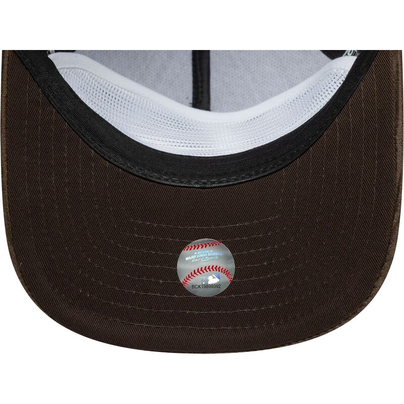 petten-gebogen-bruin-snapback-19twenty-cooperstown-cord-van-chicago-cubs-mlb-van-new-era
