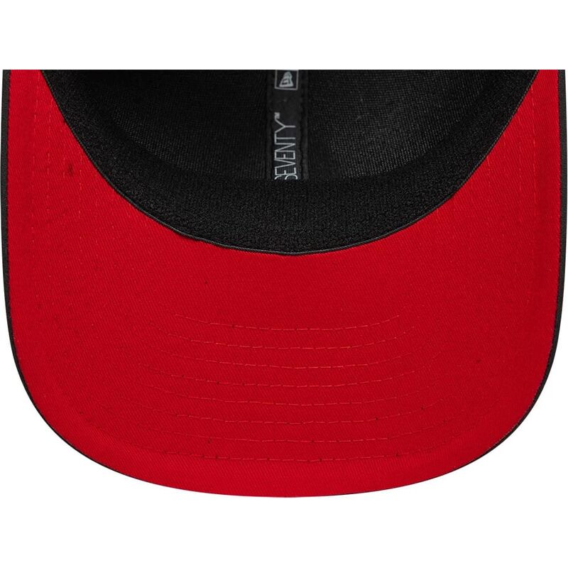 petten-gebogen-zwart-snapback-9seventy-stretch-snap-fw-poly-van-ac-milan-serie-a-van-new-era