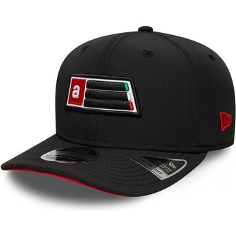 Petten gebogen zwart snapback 9SEVENTY Stretch Snap Patch Aprilia Piaggio van New Era