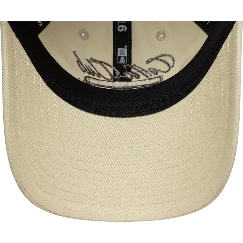 petten-gebogen-beige-verstelbaar-9twenty-coffee-club-van-new-era petten-gebogen-beige-verstelbaar-9twenty-coffee-club-van-new-era
