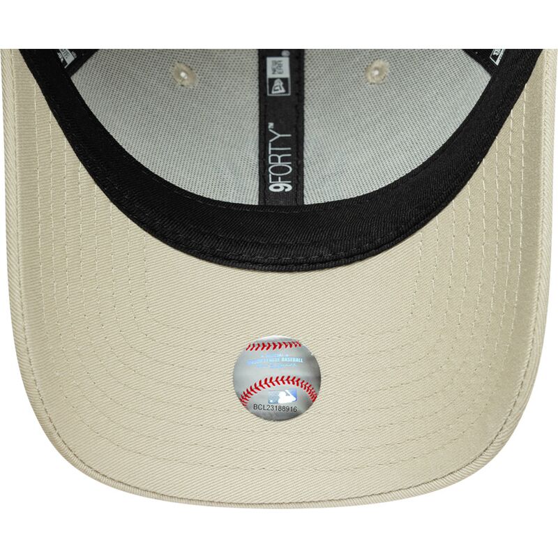 petten-gebogen-beige-verstelbaar-9forty-league-essential-van-new-york-yankees-mlb-van-new-era petten-gebogen-beige-verstelbaar-9forty-league-essential-van-new-york-yankees-mlb-van-new-era