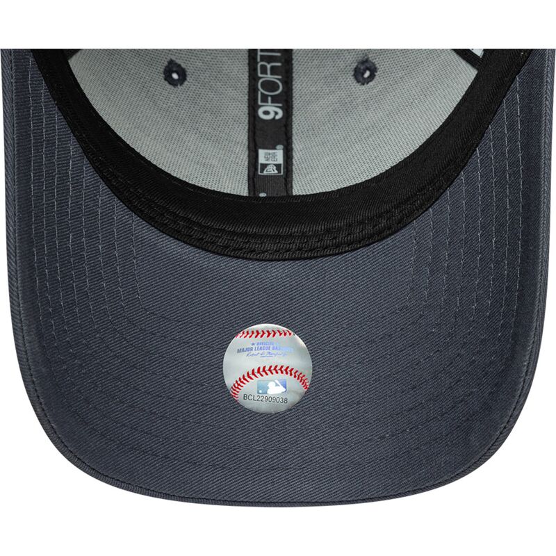 petten-gebogen-grijs-verstelbaar-9forty-league-essential-van-new-york-yankees-mlb-van-new-era petten-gebogen-grijs-verstelbaar-9forty-league-essential-van-new-york-yankees-mlb-van-new-era