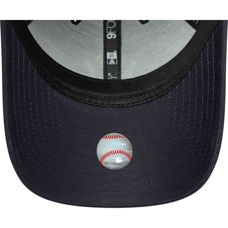 petten-gebogen-marineblauw-verstelbaar-9forty-outdoor-icon-van-new-york-yankees-mlb-van-new-era