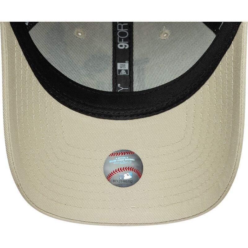 petten-gebogen-beige-verstelbaar-9forty-outdoor-icon-van-los-angeles-dodgers-mlb-van-new-era
