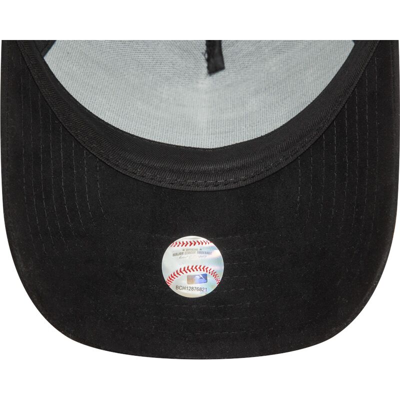 petten-gebogen-zwart-snapback-e-frame-faux-suede-van-new-york-yankees-mlb-van-new-era