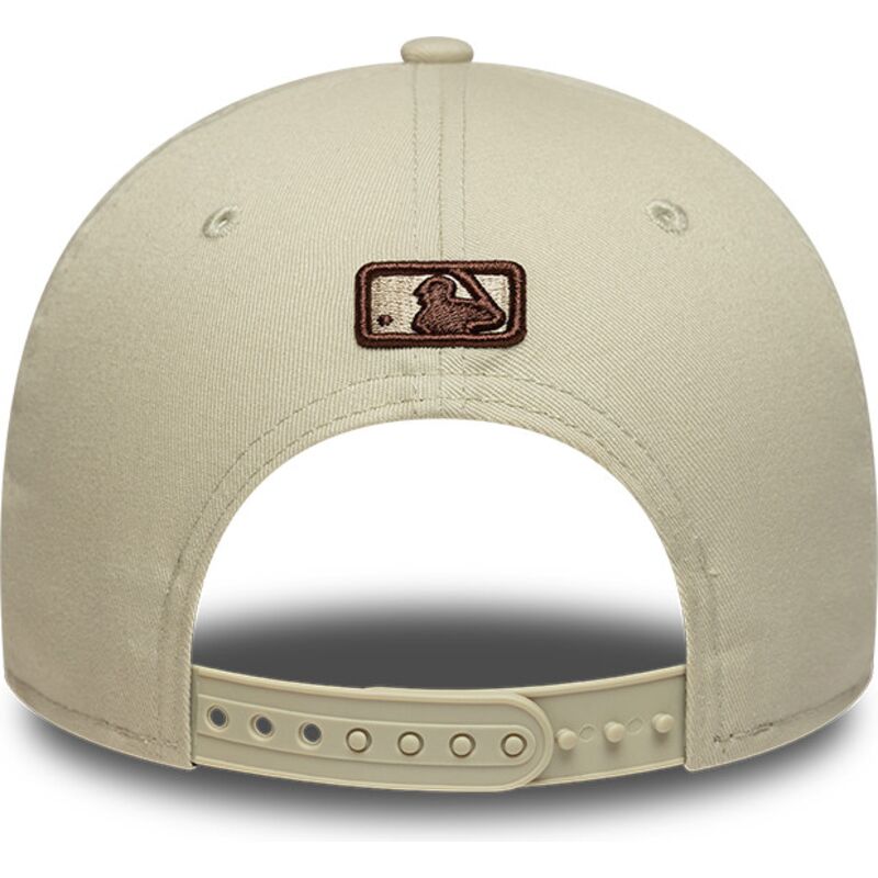 petten-gebogen-beige-snapback-9forty-m-crown-van-new-york-yankees-mlb-van-new-era