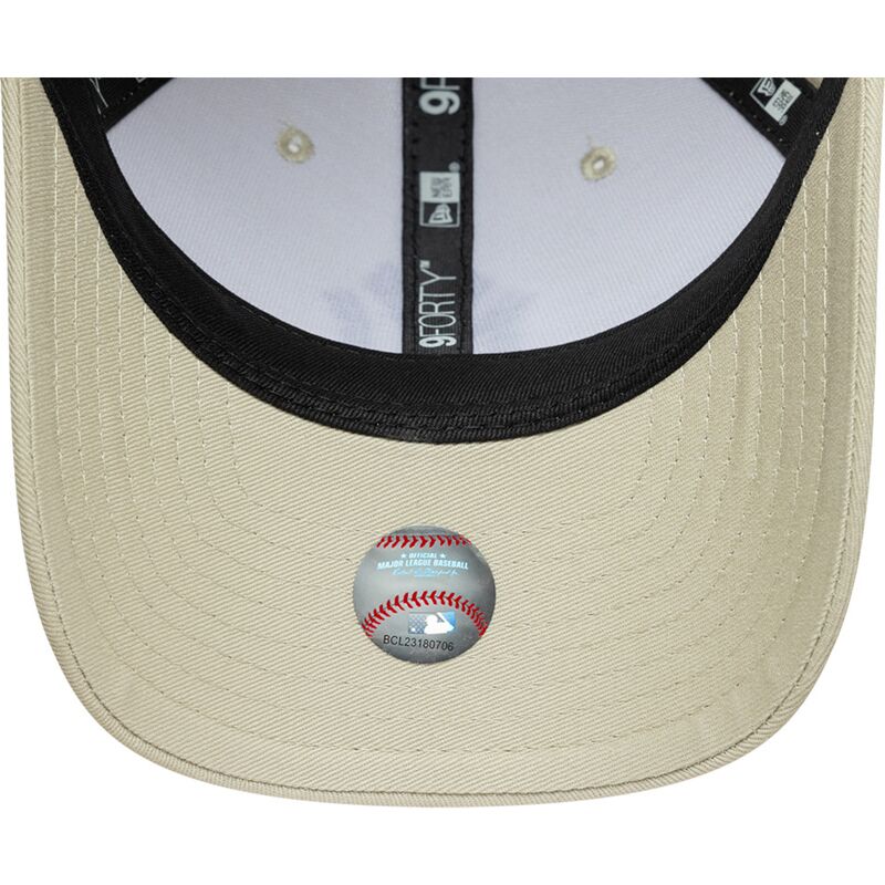 petten-gebogen-beige-snapback-9forty-m-crown-van-new-york-yankees-mlb-van-new-era
