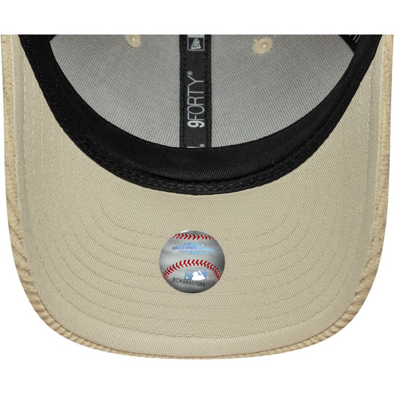 petten-gebogen-beige-verstelbaar-9forty-m-crown-cord-van-new-york-yankees-mlb-van-new-era petten-gebogen-beige-verstelbaar-9forty-m-crown-cord-van-new-york-yankees-mlb-van-new-era
