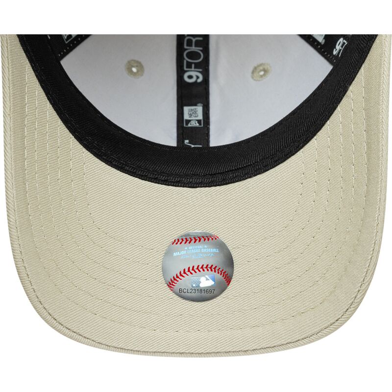 petten-gebogen-beige-verstelbaar-voor-kinderen-rosa-9forty-dino-icon-van-new-york-yankees-mlb-van-new-era