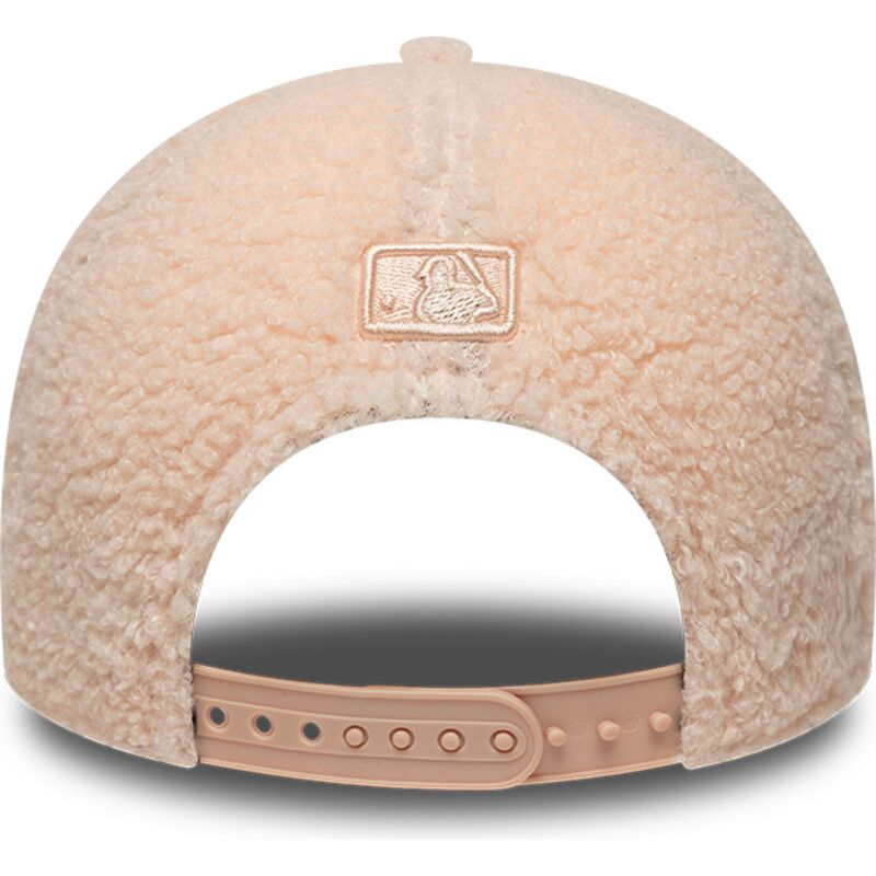 petten-gebogen-roze-snapback-voor-kinderen-rosa-9forty-m-crown-winter-borg-van-new-york-yankees-mlb-van-new-era