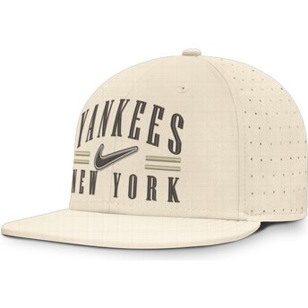 Petten plat beige fitted Dri-Fit True Structured Aero Bill van New York Yankees MLB van Nike
