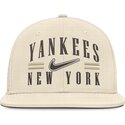 petten-plat-beige-fitted-dri-fit-true-structured-aero-bill-van-new-york-yankees-mlb-van-nike