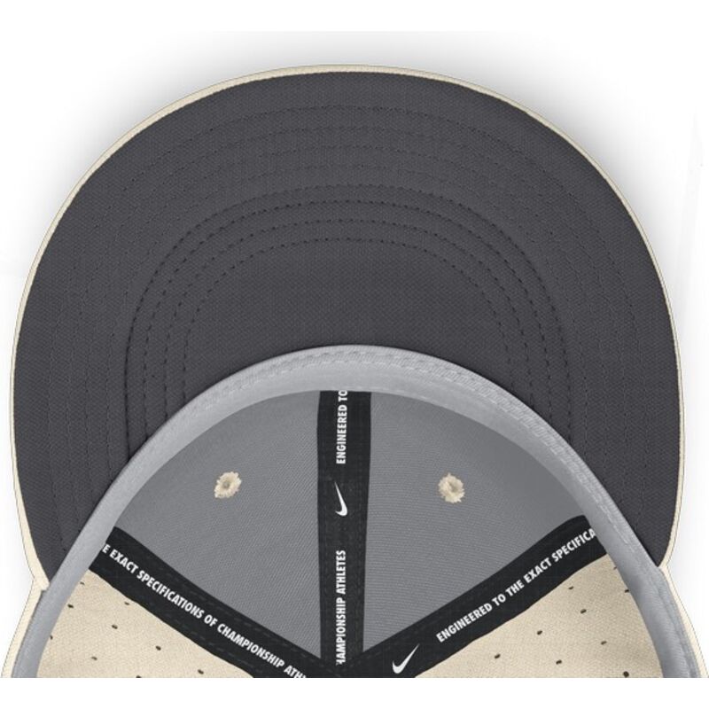 petten-plat-beige-fitted-dri-fit-true-structured-aero-bill-van-new-york-yankees-mlb-van-nike