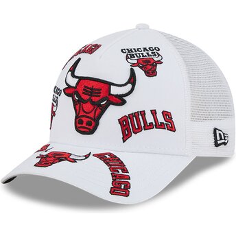 Petten gebogen wit snapback 9FORTY M-Crown A Frame All Over van Chicago Bulls NBA van New Era