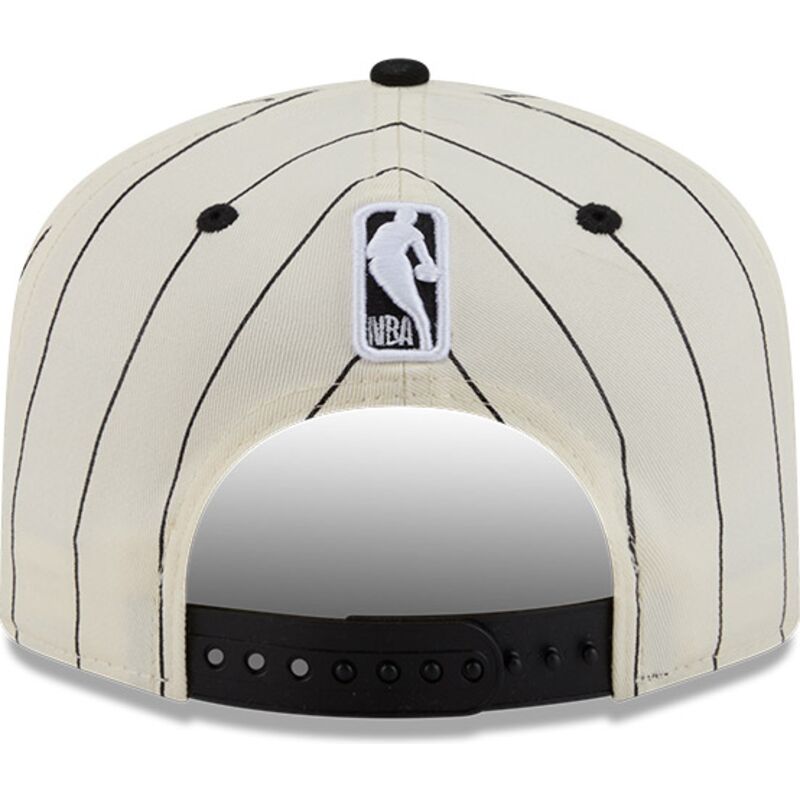 petten-gebogen-beige-snapback-19twenty-pinstripe-van-chicago-bulls-nba-van-new-era