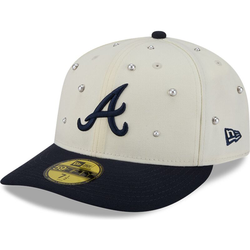 petten-gebogen-beige-fitted-59fifty-beads-na-lifestyle-f1-van-atlanta-braves-mlb-van-new-era