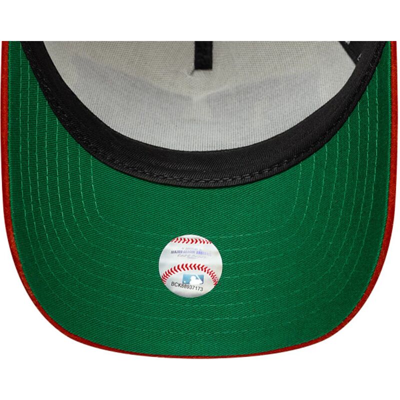 petten-gebogen-beige-snapback-e-frame-wordmark-suede-van-new-york-yankees-mlb-van-new-era