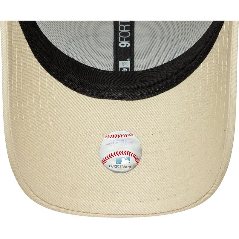 petten-gebogen-creme-verstelbaar-9forty-patch-van-los-angeles-dodgers-mlb-van-new-era petten-gebogen-creme-verstelbaar-9forty-patch-van-los-angeles-dodgers-mlb-van-new-era
