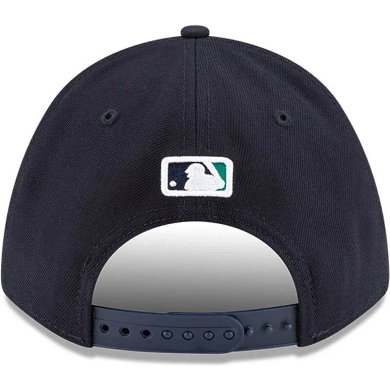 petten-gebogen-marineblauw-snapback-9forty-m-crown-player-replica-van-seattle-mariners-mlb-van-new-era