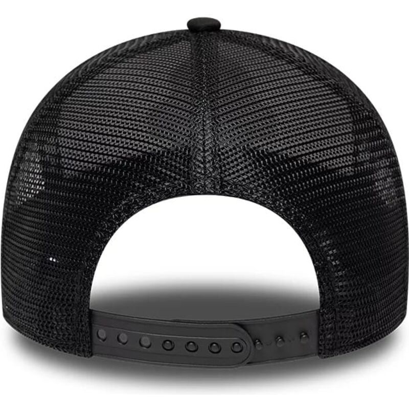petten-gebogen-zwart-snapback-a-frame-location-icon-van-pigs-eye-garage-van-new-era