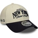 petten-gebogen-beige-verstelbaar-9forty-m-crown-wordmark-van-buffalo-new-york-van-new-era