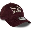 petten-gebogen-rood-verstelbaar-9twenty-a-frame-cord-script-van-new-york-yankees-mlb-van-new-era
