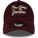 petten-gebogen-rood-verstelbaar-9twenty-a-frame-cord-script-van-new-york-yankees-mlb-van-new-era