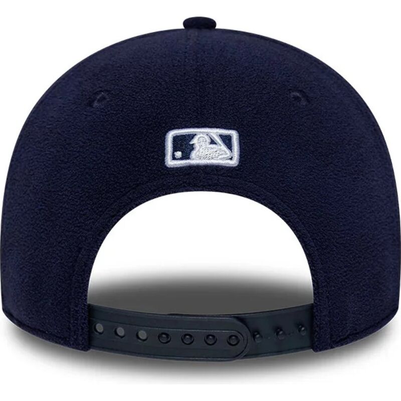 petten-gebogen-marineblauw-snapback-9forty-m-crown-fleece-van-new-york-yankees-mlb-van-new-era