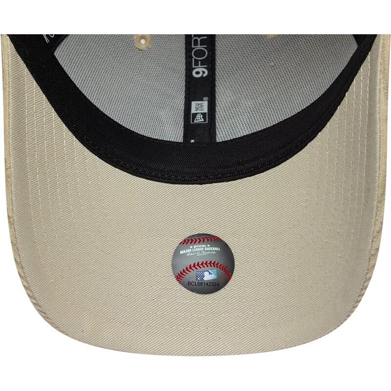 petten-gebogen-beige-snapback-9forty-entry-cord-van-new-york-yankees-mlb-van-new-era