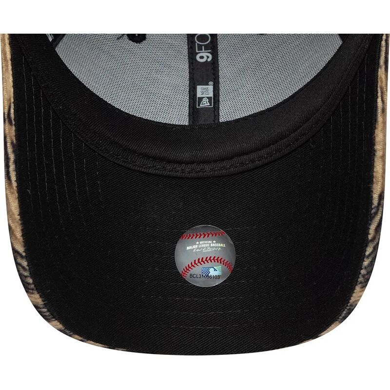 petten-gebogen-luipaard-verstelbaar-9forty-ocelot-print-van-new-york-yankees-mlb-van-new-era