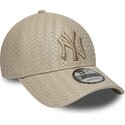 petten-gebogen-beige-verstelbaar-9forty-pu-weave-van-new-york-yankees-mlb-van-new-era