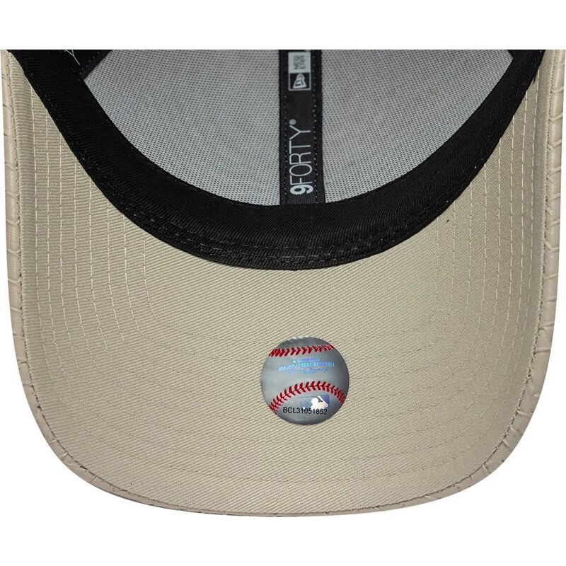 petten-gebogen-beige-verstelbaar-9forty-pu-weave-van-new-york-yankees-mlb-van-new-era petten-gebogen-beige-verstelbaar-9forty-pu-weave-van-new-york-yankees-mlb-van-new-era
