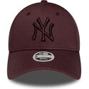 petten-gebogen-rood-verstelbaar-9forty-league-essential-van-new-york-yankees-mlb-van-new-era