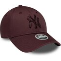 petten-gebogen-rood-verstelbaar-9forty-league-essential-van-new-york-yankees-mlb-van-new-era