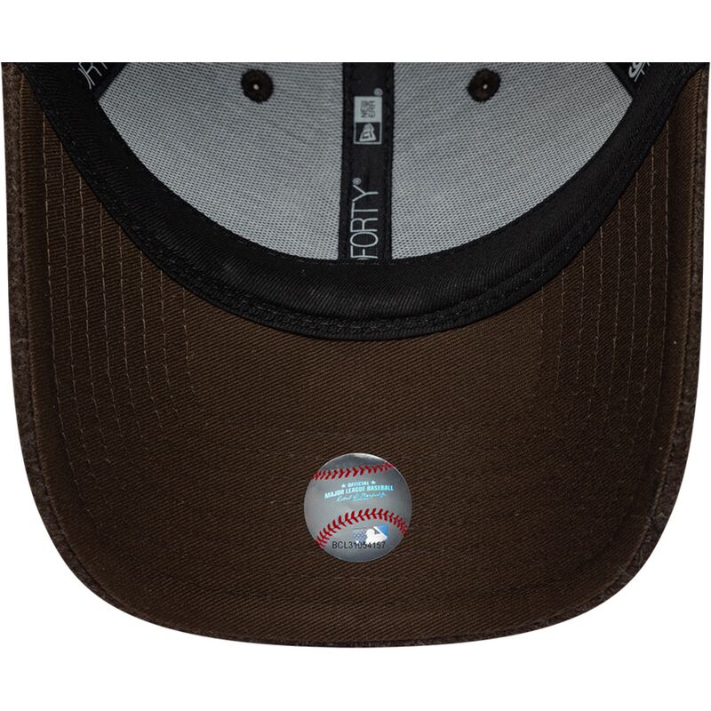 petten-gebogen-bruin-snapback-9forty-winter-van-new-york-yankees-mlb-van-new-era