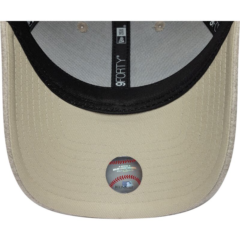 petten-gebogen-beige-snapback-9forty-winter-van-los-angeles-dodgers-mlb-van-new-era