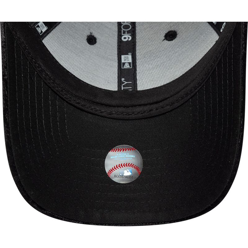 petten-gebogen-zwart-verstelbaar-9forty-pattern-velour-van-new-york-yankees-mlb-van-new-era
